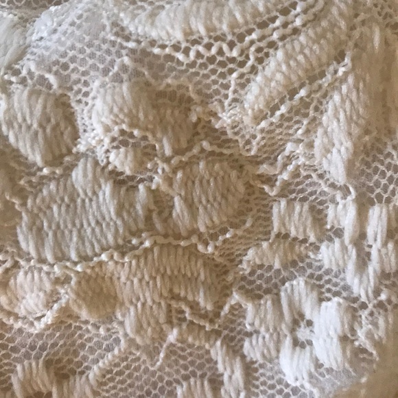 White lace flowy shorts - Picture 2 of 2